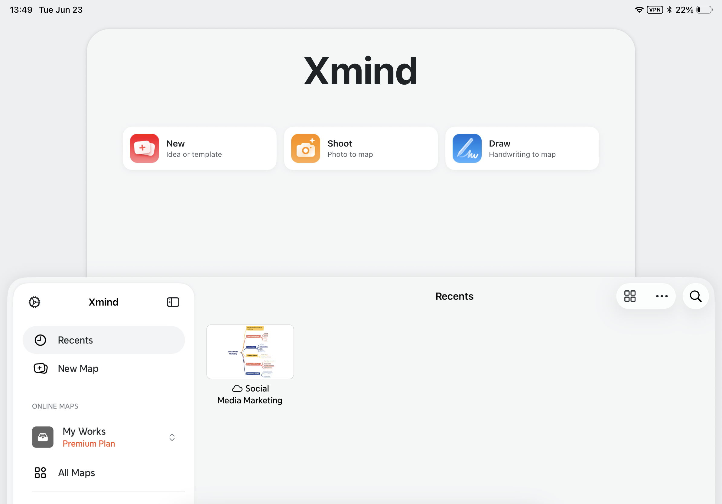 Une capture d’écran de l’écran d’accueil de Xmind sur iPad, montrant la carte Dessin dans la section héro déployée.